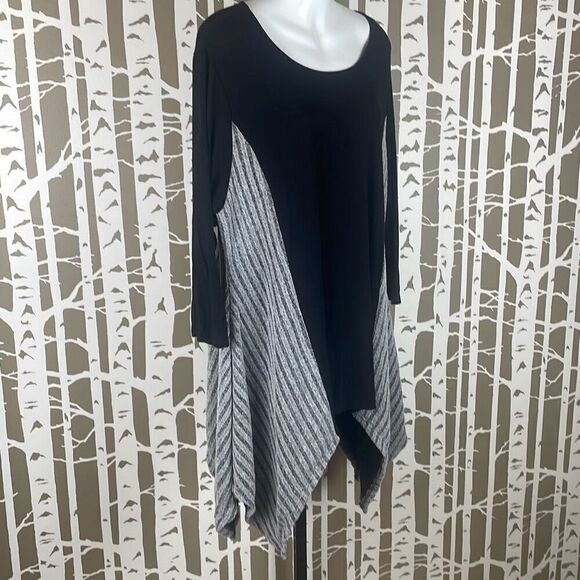 Indigo Soul 2XL Shark Bite Hem Tunic Top - Picture 2 of 5